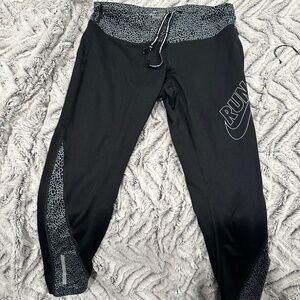 Nike Dri-Fit Run Capri Leggings size small